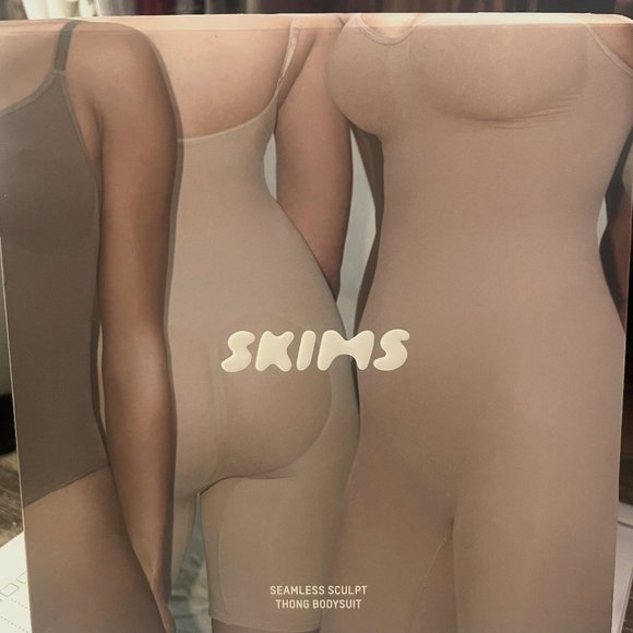 Limited Edition Skims Seamless Sculpt Thong Bodysuit - Sugar Pink - Picture 5 of 6